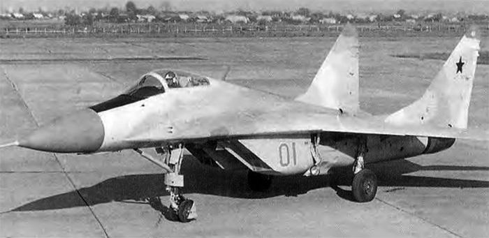 Первый опытный экземпляр истребителя МиГ-29
