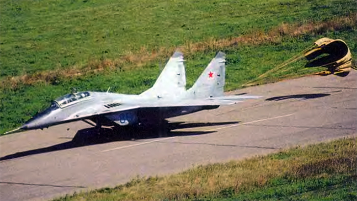 Истребитель МиГ-29УБ