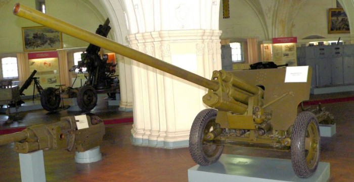 Противотанковая пушка образца 1941 года ЗИС-2