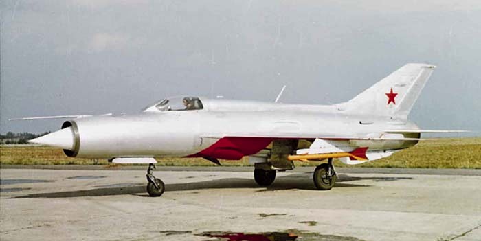 МиГ-21ПФ с УР К-13