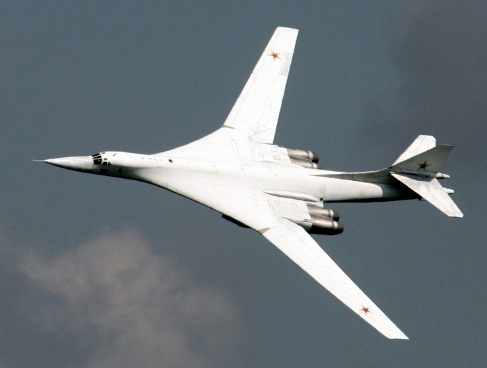 Сверхзвуковой стратегический бомбардировщик-ракетоносец Ту-160