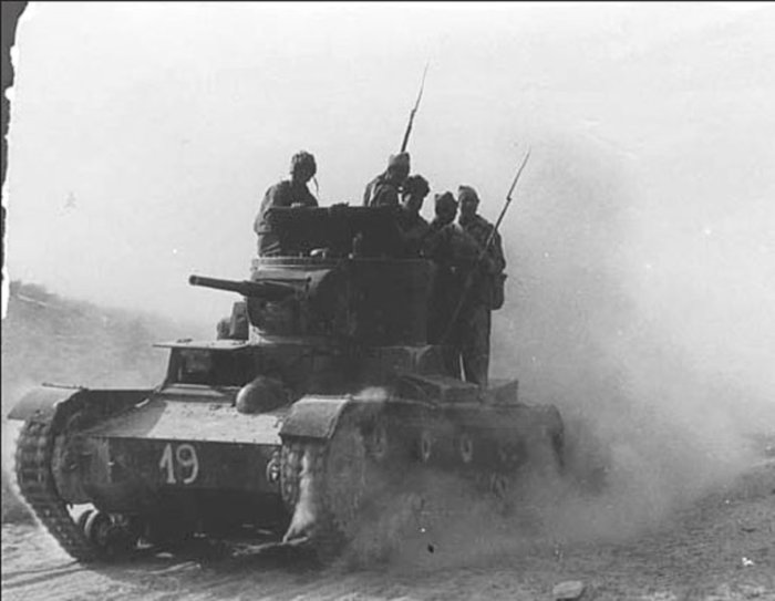 Т-26 республиканской 11-й интербригады в бою под Бельчите, 1937. Танк Т-26 однобашенный, обр. 1933 г., с цилиндрической башней